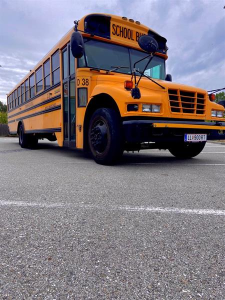 ein gelber Schulbus